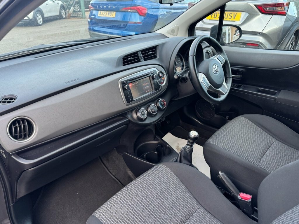 Toyota Yaris 1.3L Tr Grey #4