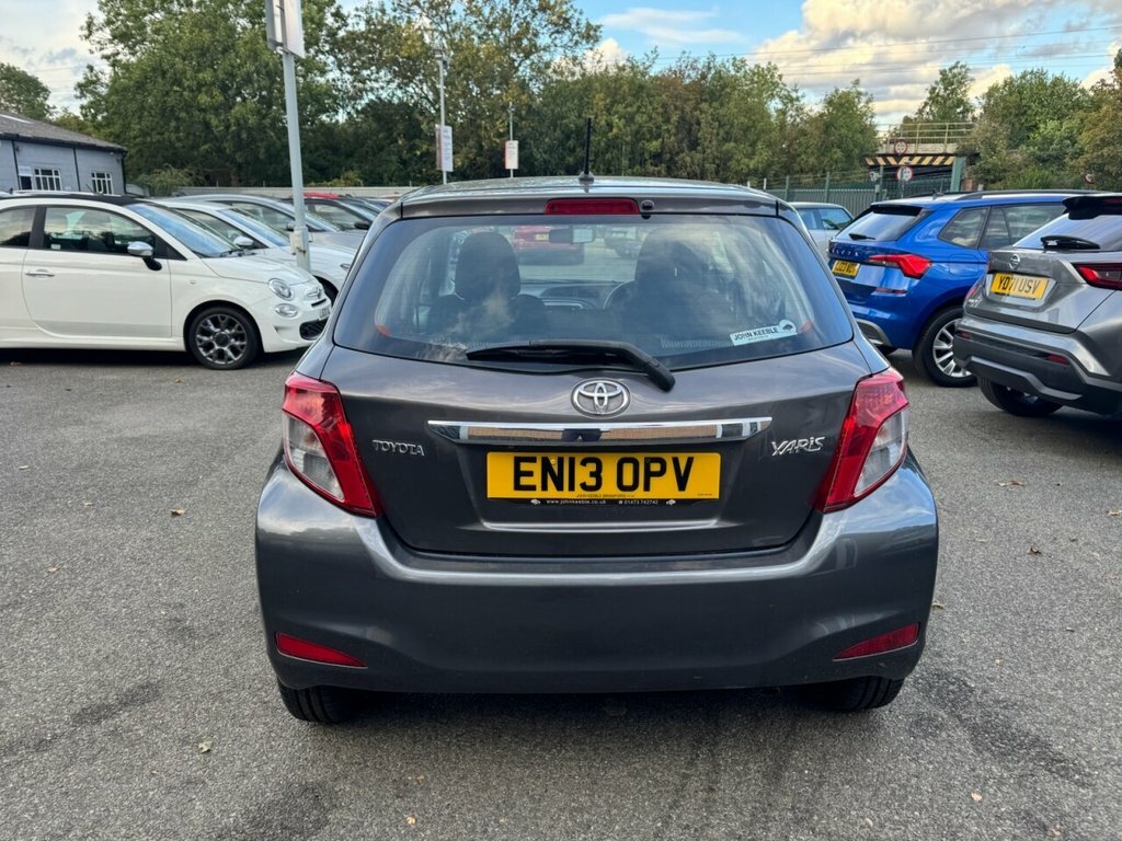 Toyota Yaris 1.3L Tr Grey #5