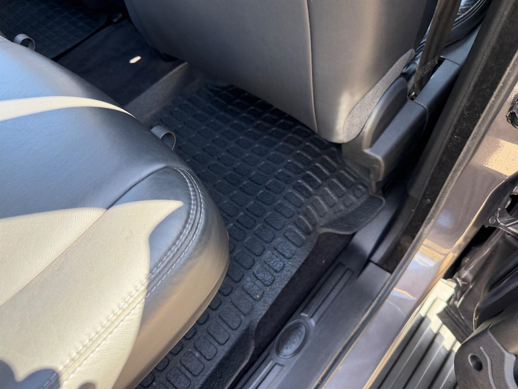 Land Rover Discovery Se Tech Silver #50