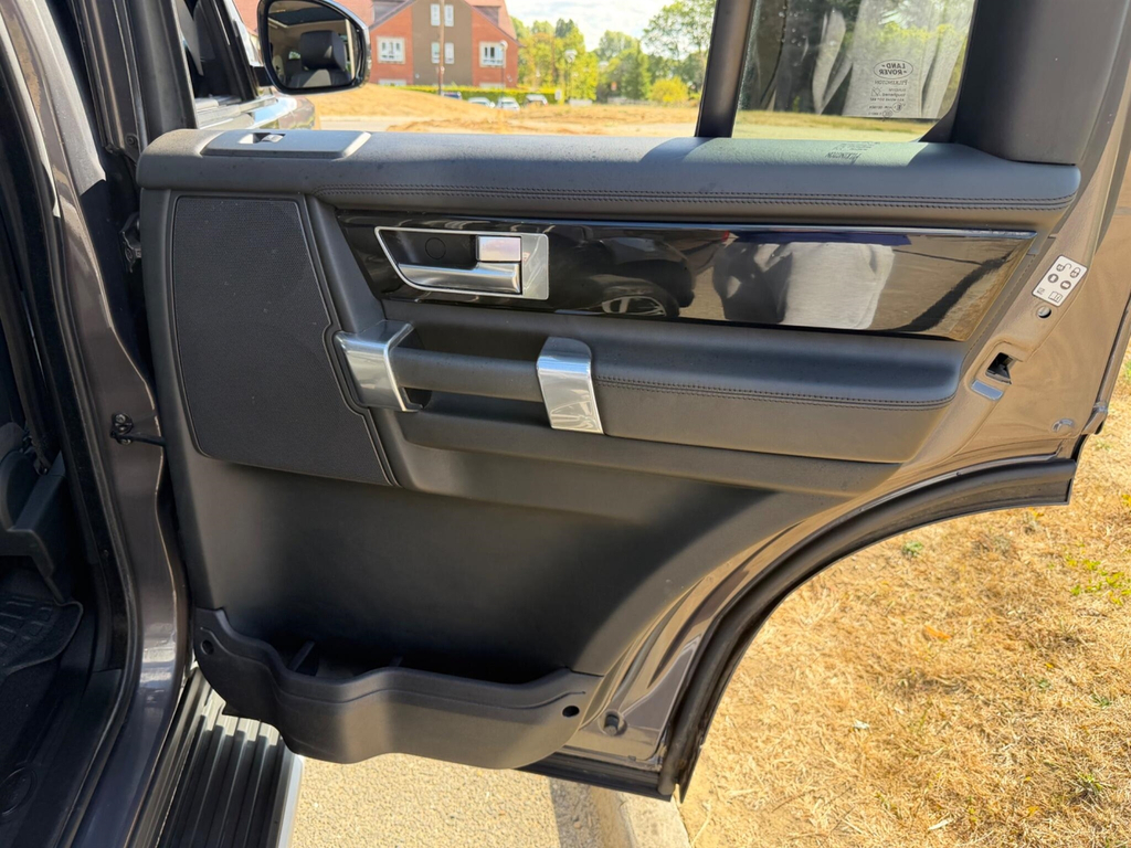 Land Rover Discovery Se Tech Silver #24