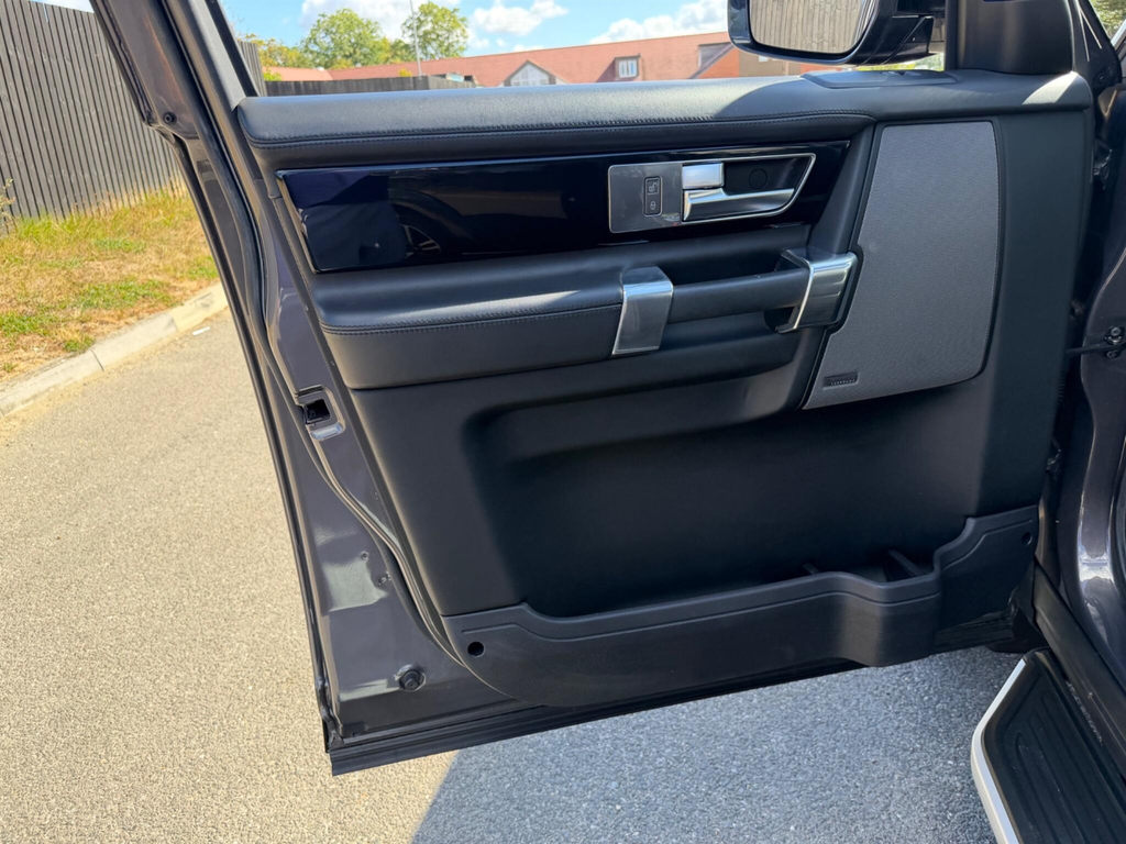 Land Rover Discovery Se Tech Silver #26