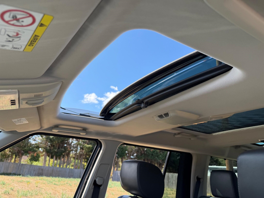 Land Rover Discovery Se Tech Silver #35