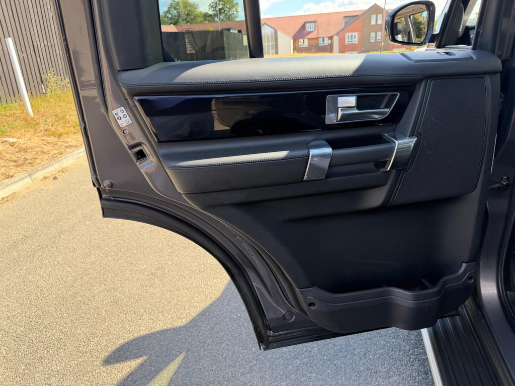 Land Rover Discovery Se Tech Silver #25