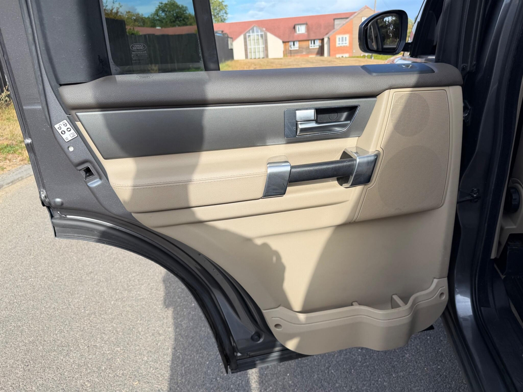 Land Rover Discovery Automatic Grey #25