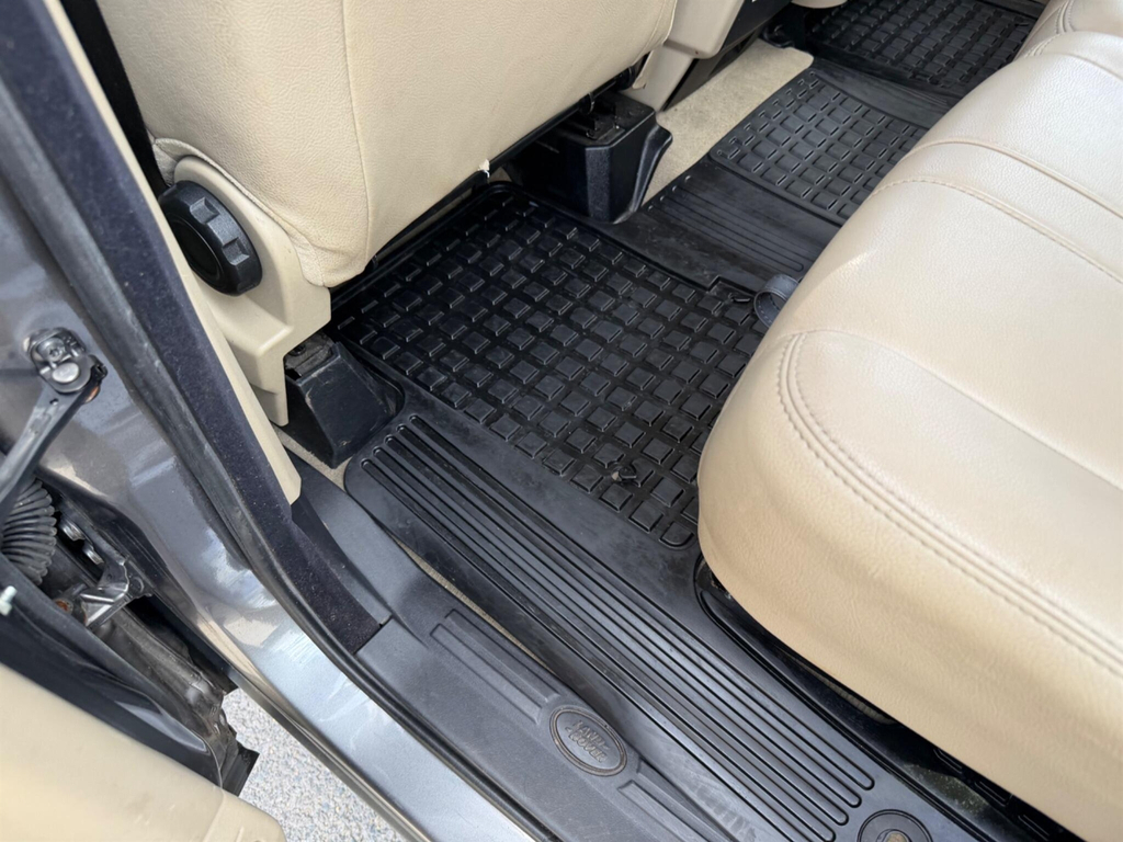 Land Rover Discovery Automatic Grey #50
