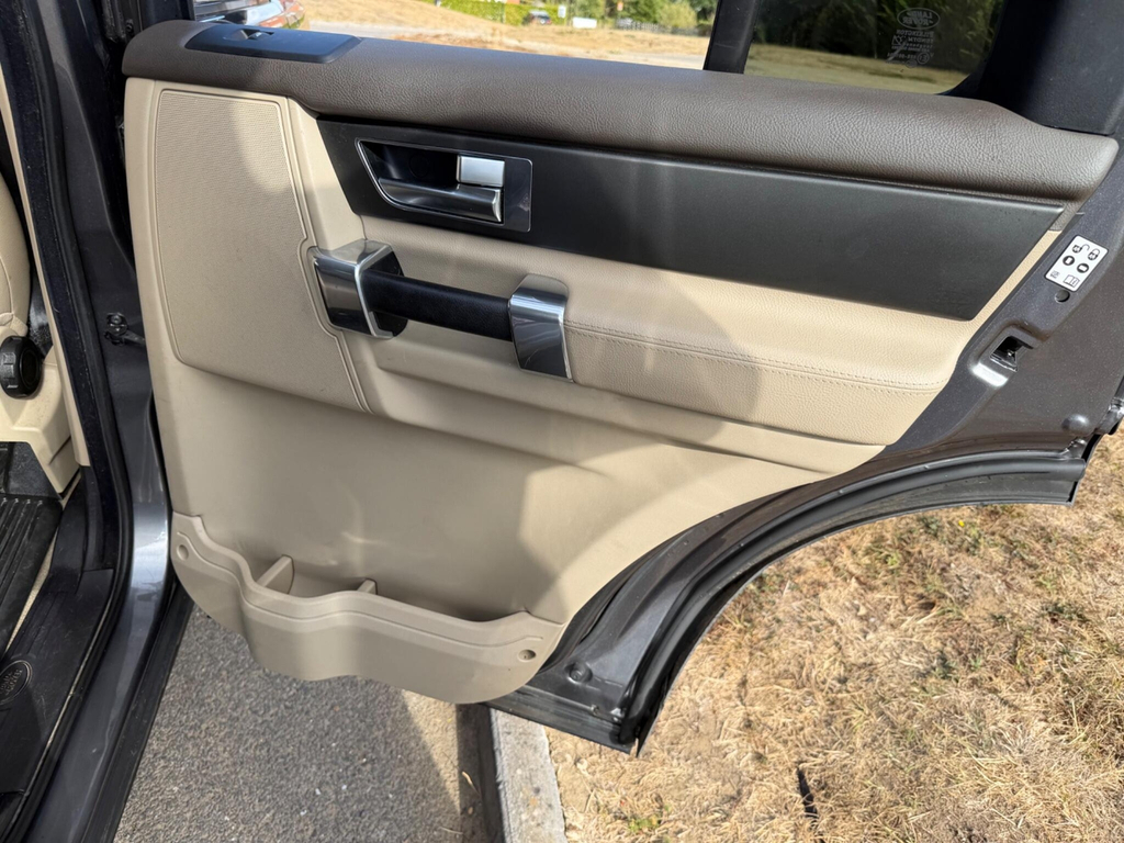 Land Rover Discovery Automatic Grey #24