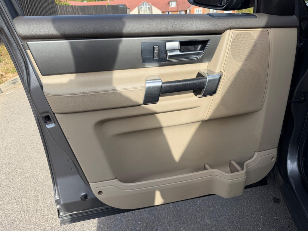 Land Rover Discovery Automatic Grey #26