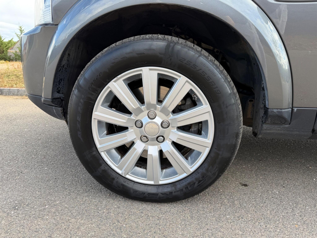 Land Rover Discovery Automatic Grey #29