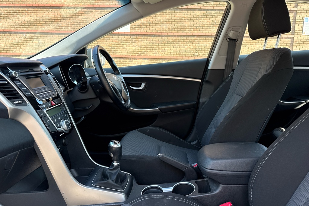 Hyundai I30 1.4 Style Black #6