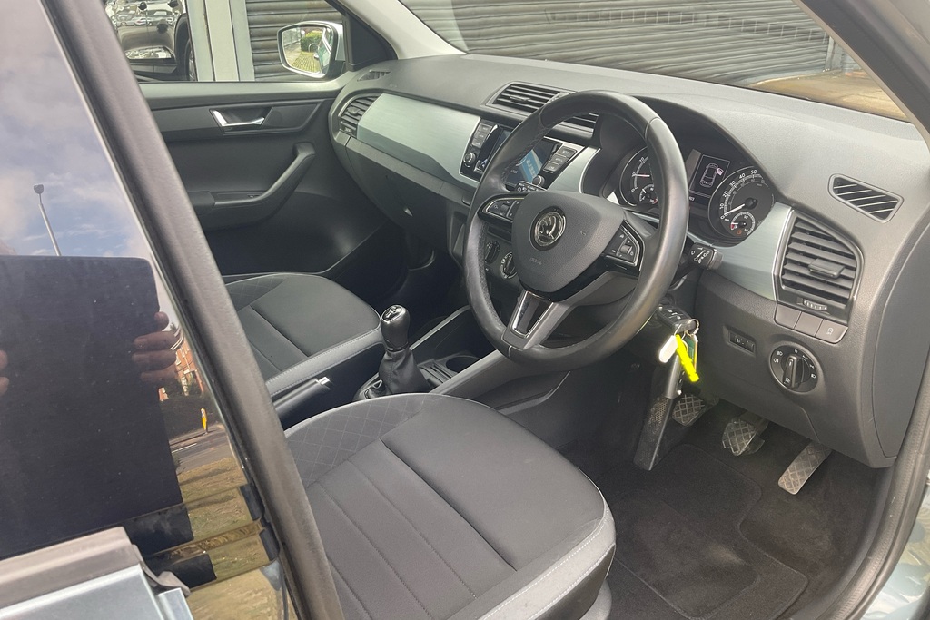 Skoda Fabia 1.0 Tsi Colour Edition Grey #6