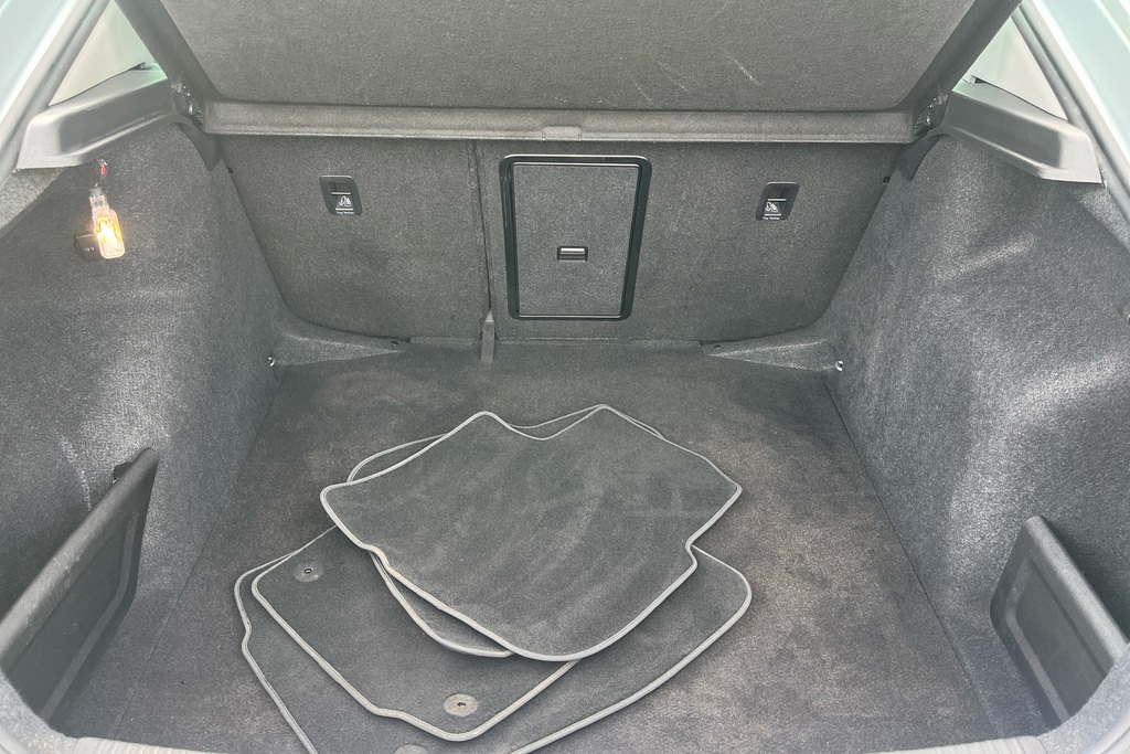 Seat Toledo  Black #40