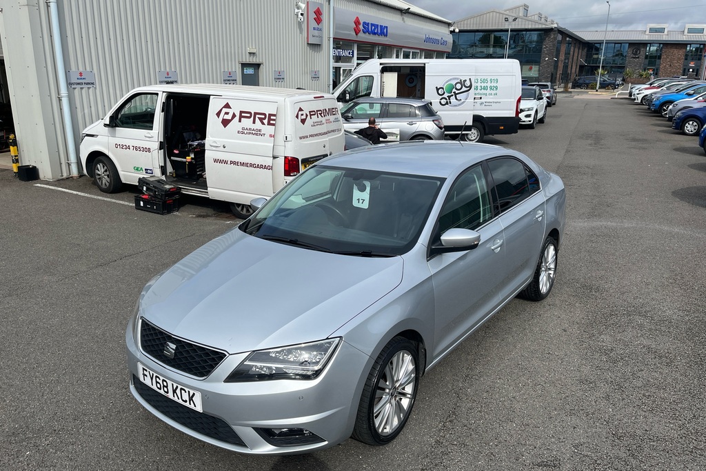 Seat Toledo  Black #32