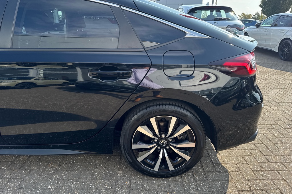 Honda Civic 2.0 Ehev Elegance Cvt Hatchback Black #44
