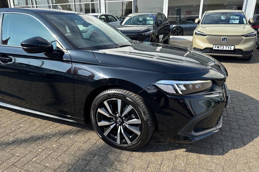 Honda Civic 2.0 Ehev Elegance Cvt Hatchback Black #35