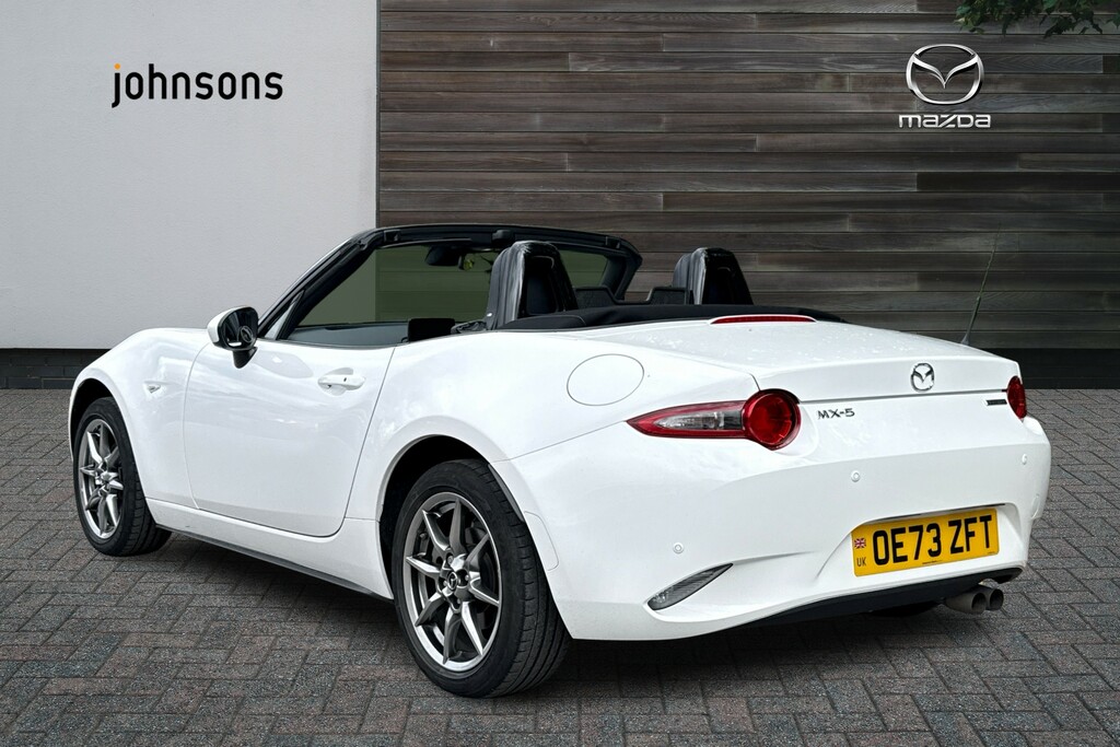 Mazda MX-5 1.5 132 Exclusive-line White #2