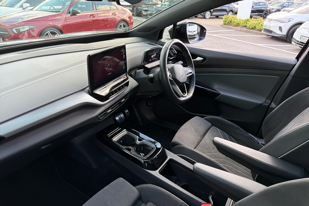 Volkswagen ID.5 150Kw Max Pro Performance 77Kwh Black #2