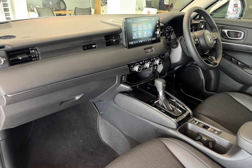 Honda Hr-V 1.5 Ehev Advance Cvt RJ25VSZ White #6