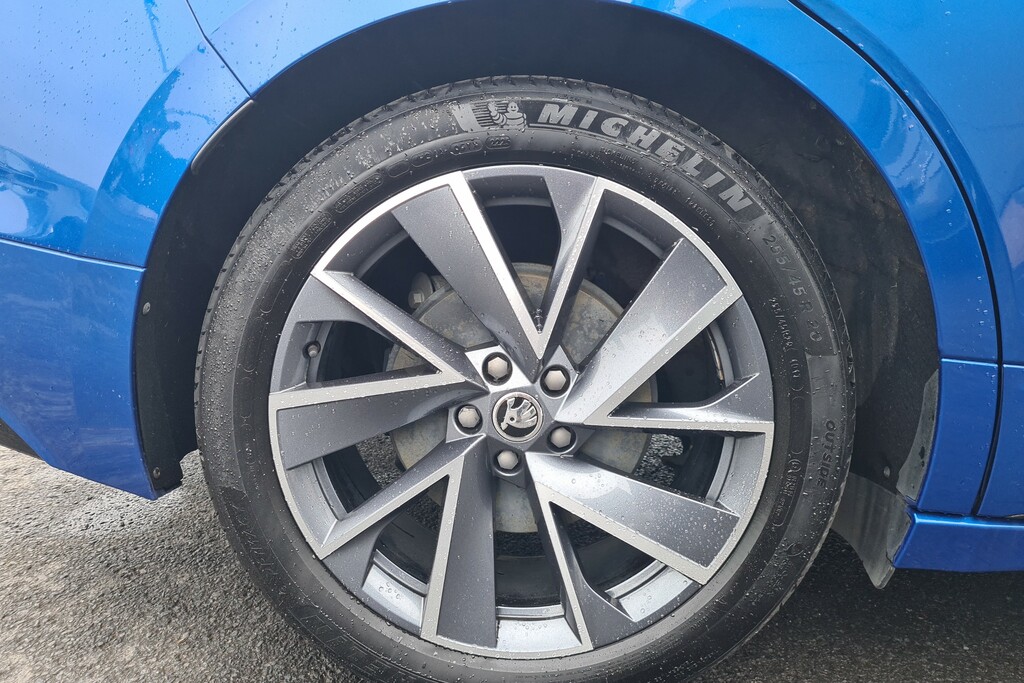 Skoda ENYAQ 150Kw 80 Sportline Plus 82Kwh Blue #5