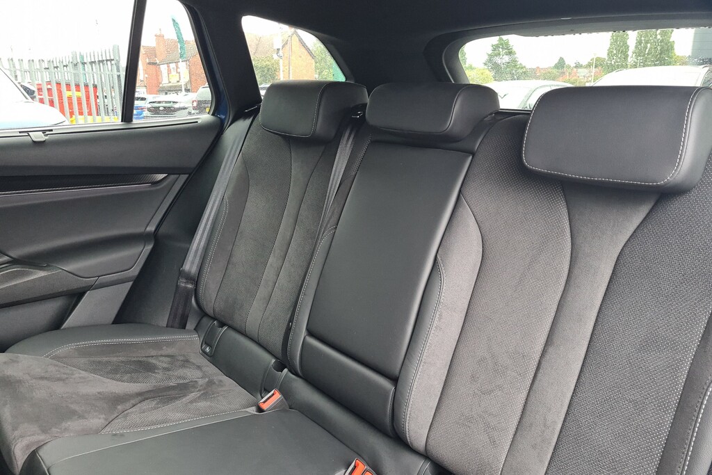 Skoda ENYAQ Coupe Iv Vrs Red #8