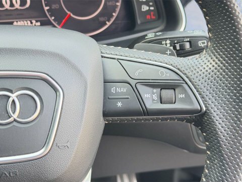 Audi Q7  Black #29