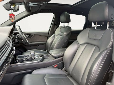 Audi Q7  Black #13