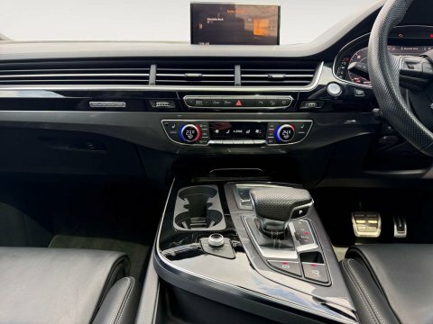 Audi Q7  Black #11