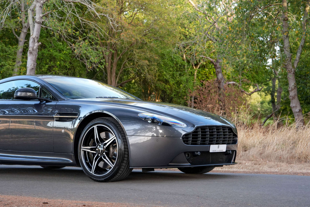 Aston Martin Vantage Silver #53