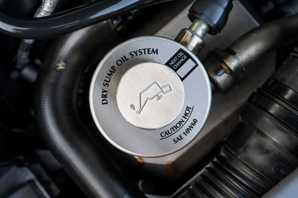 Aston Martin Vantage Silver #33