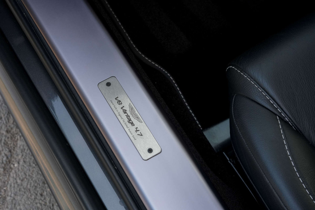 Aston Martin Vantage Silver #22