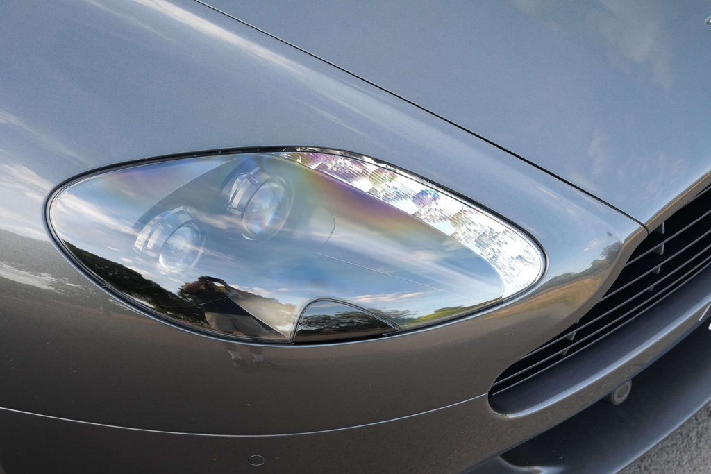 Aston Martin Vantage Silver #12