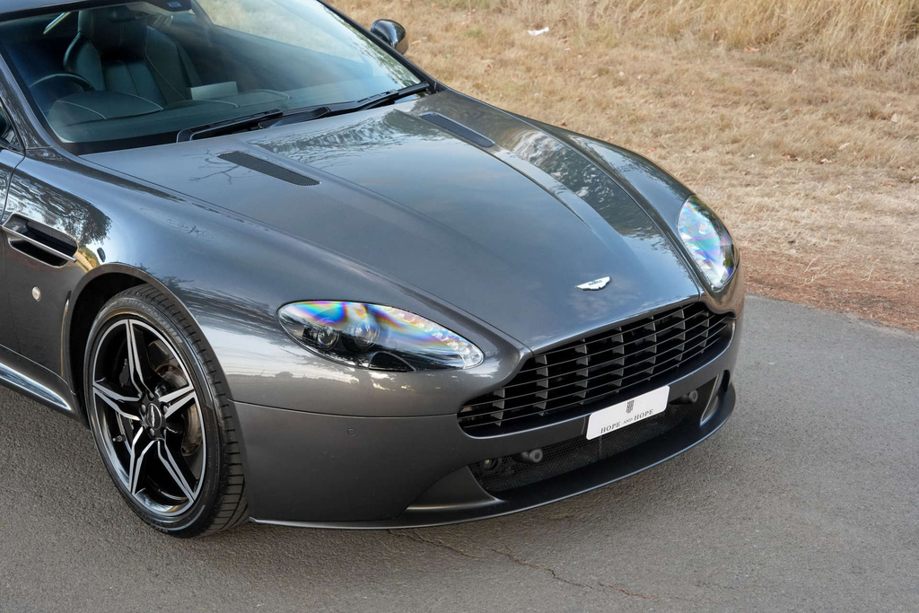 Aston Martin Vantage Silver #54