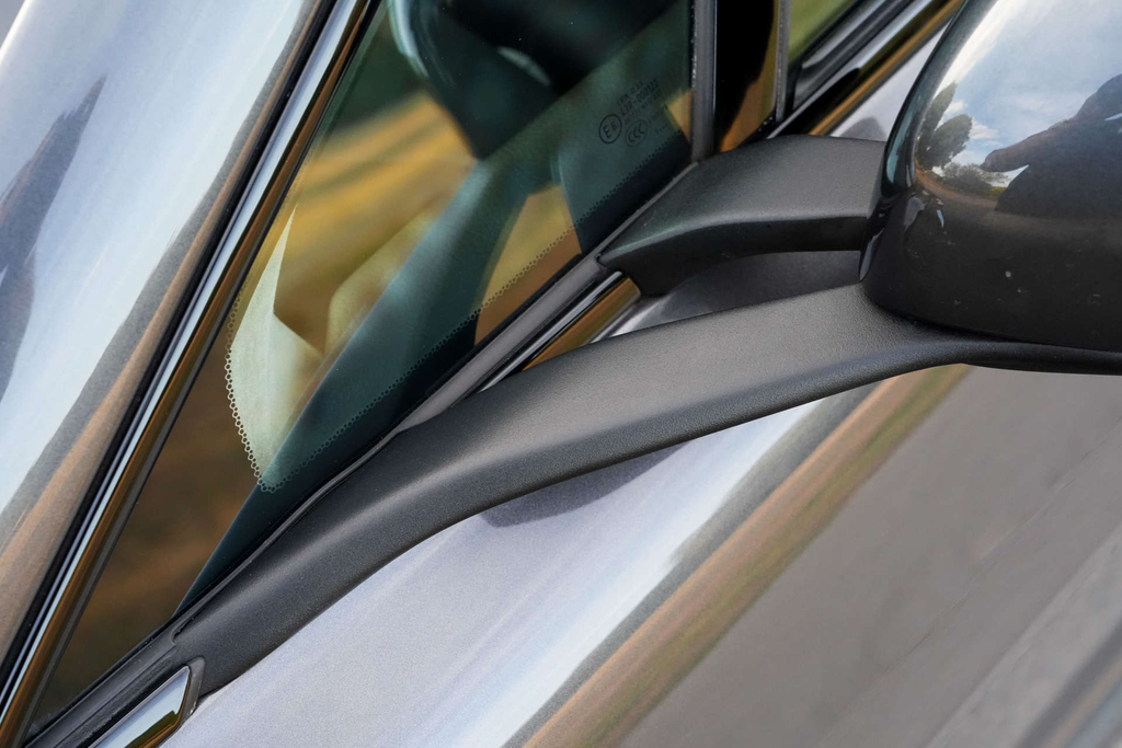 Aston Martin Vantage Silver #48