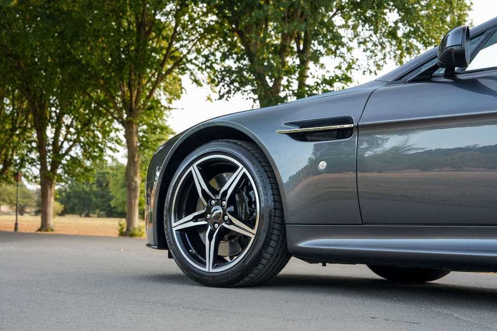 Aston Martin Vantage Silver #46