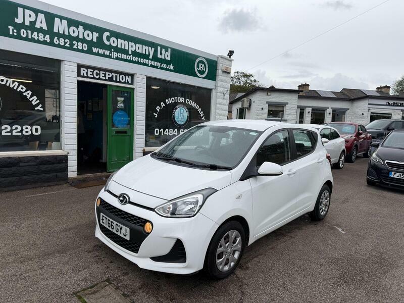 Hyundai I10 1.2-se-hatchback-5dr-petrol-manual-euro-6-87-ps White