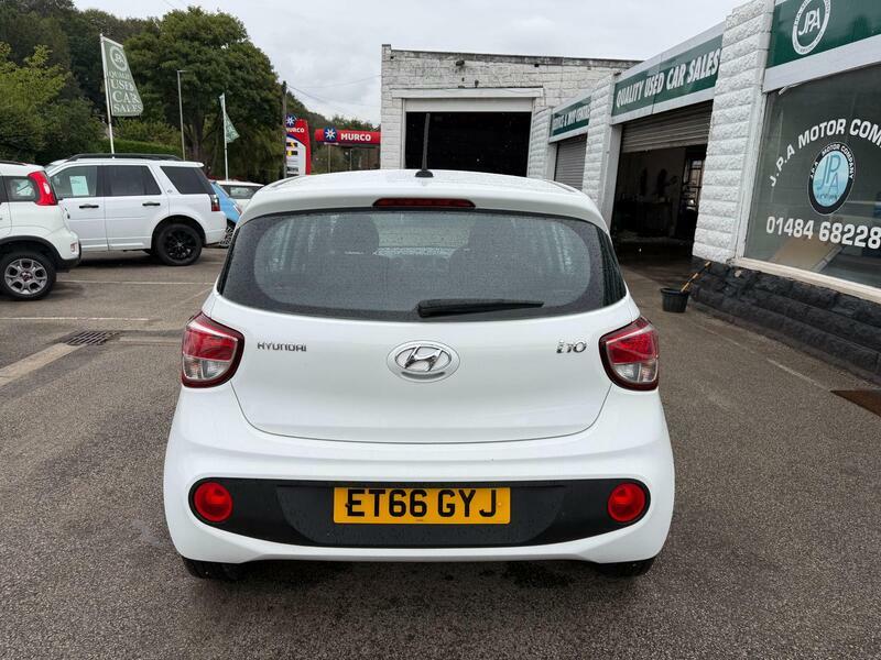 Hyundai I10 1.2-se-hatchback-5dr-petrol-manual-euro-6-87-ps White #4
