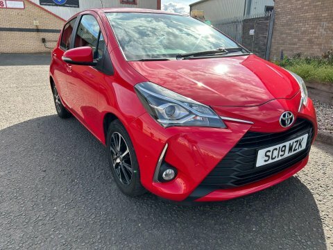 Toyota Yaris 1.5 Vvt-i Icon Red