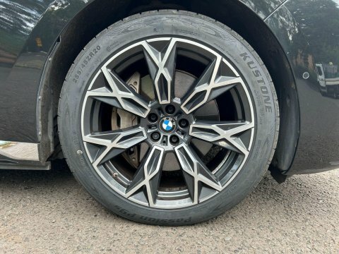 BMW i7 Excellence Pro Black #33