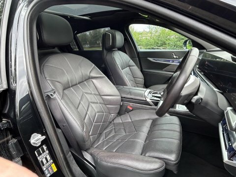 BMW i7 Excellence Pro Black #16