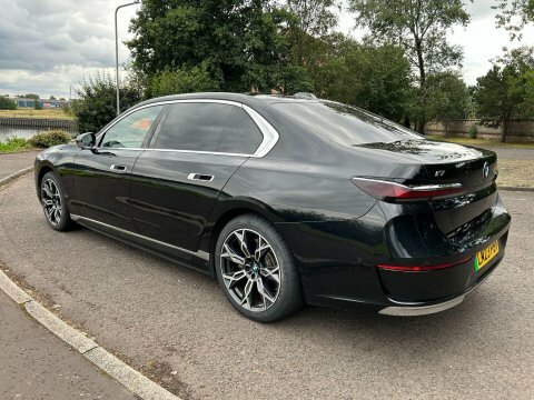 BMW i7 60 105.7Kwh Excellence Black #4