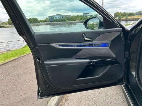 BMW i7 Excellence Pro Black #29