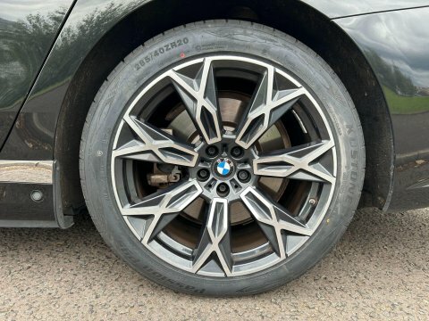 BMW i7 Excellence Pro Black #35