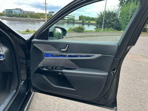 BMW i7 Excellence Pro Black #30