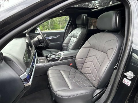 BMW i7 Excellence Pro Black #48