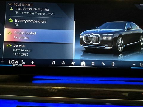 BMW i7 Excellence Pro Black #61