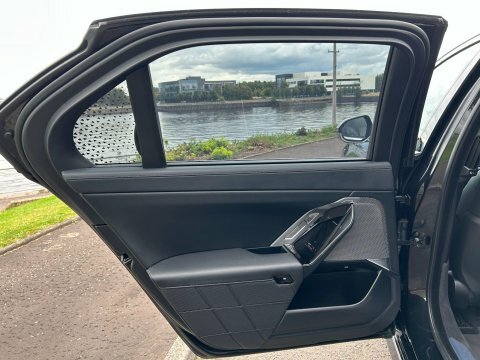 BMW i7 Excellence Pro Black #32