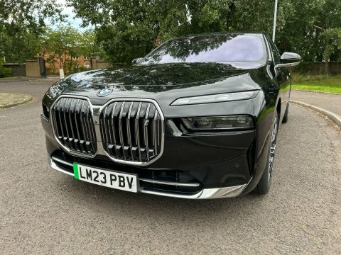 BMW i7 Excellence Pro Black #7