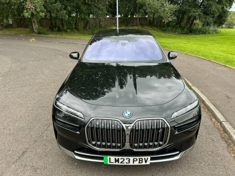 BMW i7 60 105.7Kwh Excellence Black #6
