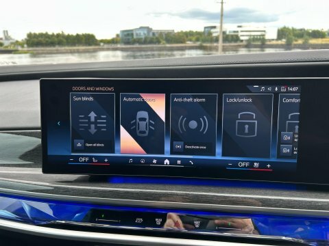 BMW i7 Excellence Pro Black #38