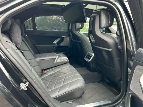 BMW i7 Excellence Pro Black #18