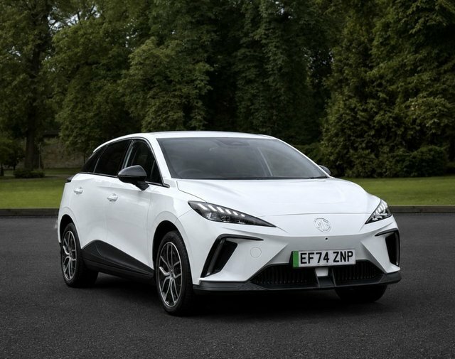 MG MG4 2025 64Kwh Trophy Long Range Hatchback Electri EF74ZNP White